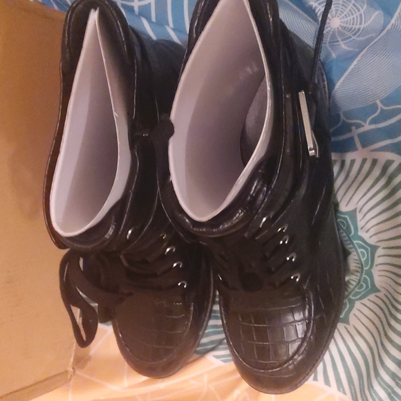 Indigo Rd block heel Eliana Booties - Picture 8 of 11